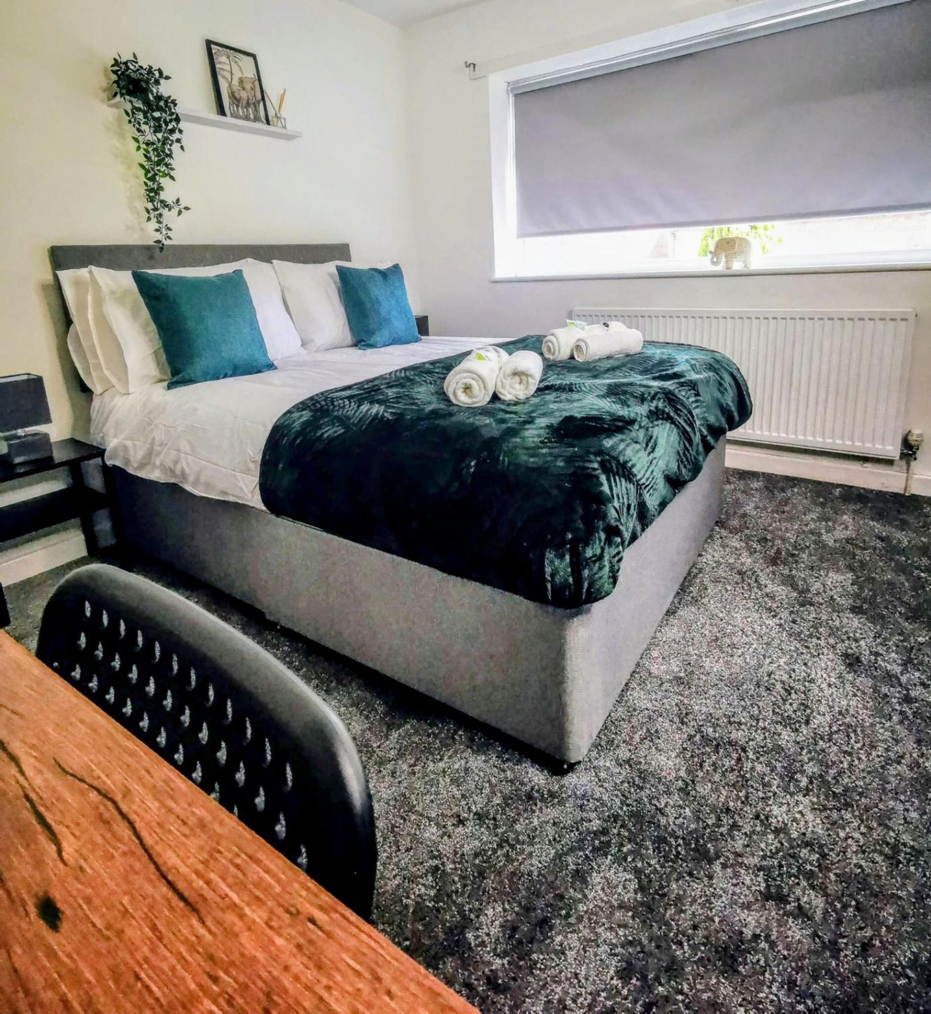 No 7 - Bright, Spacious 3 Bed Home With Parking & Wifi Huyton Exterior foto